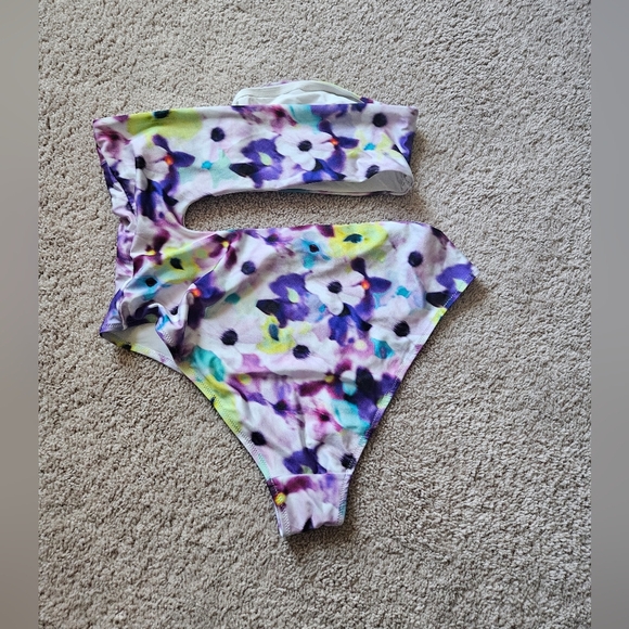 H&M Purple Floral High-Leg Bandeau Swimsuit Womens XL NWOT - Picture 4 of 4